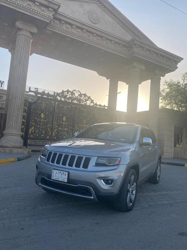 🚙 للبيع  معروفه مواصفاتها Jeep Grand Cherokee 2014 Limited

• الموديل: 2014
• الفئة: Limited
• المحرك: 3.6L V6
• القير: أوتوماتيك 8 سرعات،
• الدفع: خلفي
• الممشى: 196,000 الف كم

🔧 السيارة مسويلها إدامة كاملة
• المكيه والكير بحالة جيدة
• تايرات جديدة
• ميزانيه وبلنص مسويلها
• حدادية نظيفة 
• السيارة نظيفة وجاهزة للاستخدام

✨ التعديلات والتجهيزات:
• فتحه سقف 
• لايتات مبدلة شكل حديث
• شاشة أصلية 8.4 إنچ
• داخلية جلد
• تشغيل بصمه لمس ابواب 
• كاميرا خلفية
• حساسات خلفية
• مثبت سرعة
• تحكم بالمقود
• تحكم كهربائي بالمقاعد

السيارة استخدام شخصي ونظيفة، والممشى 196 ألف كم.

الفحص والمعاينة على حساب المشتري، والجاد يتفضل.

💰 السعر: [155 ورقه ]
📍 الموقع: [البصرة]
📞 للتواصل: [***********]
