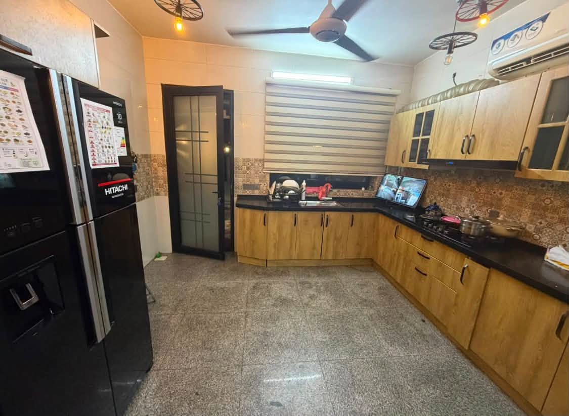 #شركة_ارض_ادم_للوساطة_العقارية 

🏡بيت للبيع / زيونه محلة 718

المواصفات:
✅البيت الجهه المرغوبه قريبه على شارع مدينه العاب بغداد
✅المساحه98م

✅الواجهه 8.50🔥

✅النزال 11.52م

✅سنه البناء 2017

✅ يحتوي الطابق الاول على استقبال +مطبخ + حمام
✅الطابق الثاني ثلاث غرف نوم +حمام

✅الطابق الثالث غرفه نوم
للمزيد من التفاصيل يُرجى الاتصال على الرقم

***********📞

***********📞
