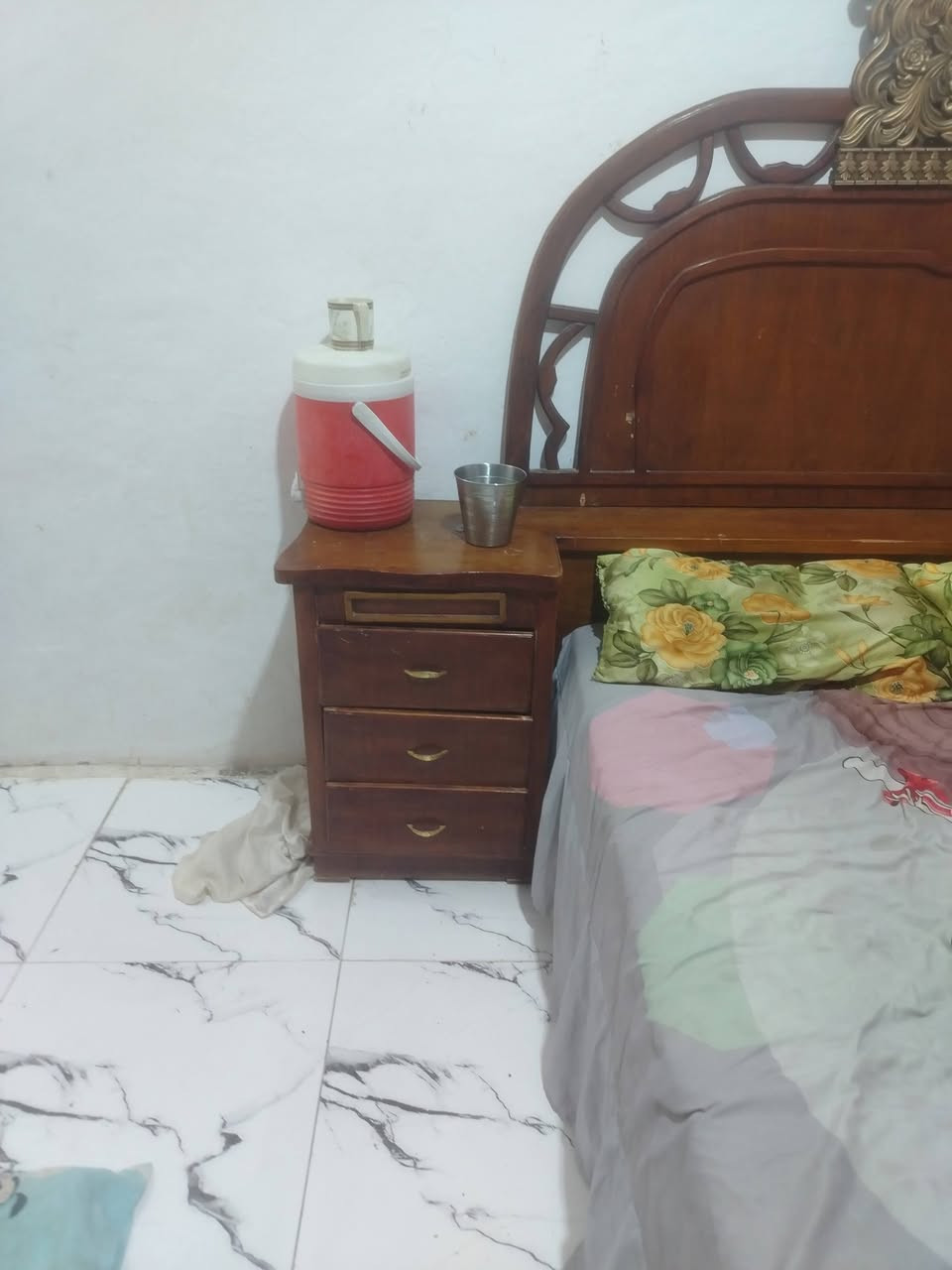 غرفة نوم كاملة للبيع مابيهة نقص وخشبهة الصاج الاصلي وشرط شغل مضبوط عوزهة ترتيبات قليلة سعرهة800الف مكاني سماوة قضاء الرميثة التواصل على *********** سيد كرار
