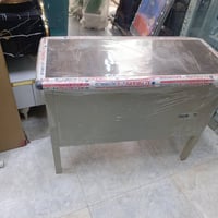 ميز مكتبي • حديد
