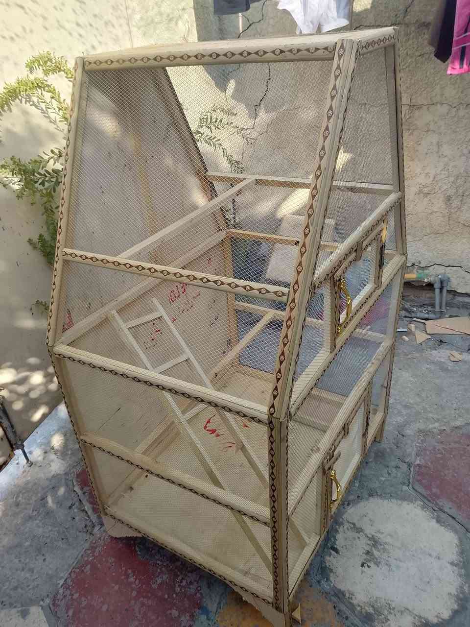 السلام عليكم قفص البيع السعر 45 طول 120 وجهه 80 نزال 60 وشتغل جميع الخانات والقفاص حسب الطلب لاستفسار وتساب ***********
