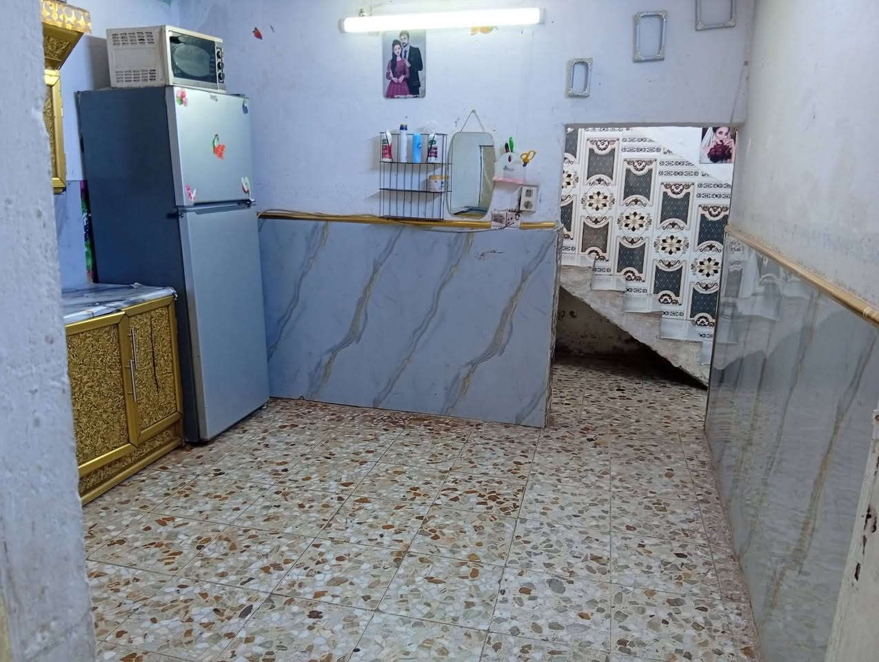 🔥 فرصة مميزة للبيع – طابو صرف 🔥
🏠 بيت للبيع
📍 الموقع: شارع  الشمري – بشارع المدارس ثاني فرع
📌 
📐 المساحة: 200متر
🏗️ بناء قديم
يتكون من:
▪️ غرفتين
▪️ صالة
▪️ استقبال
▪️ مطبخ
▪️ صحيات خارج وداخل
📞 ***********
***********
📲 متوفر واتساب 
✨ بيت مرتب وجاهز للسكن… اتصل وبالخدمه
