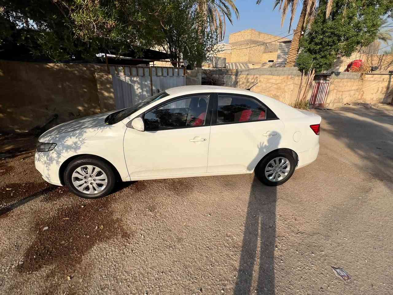 السلام عليكم كيا سيراتو 2012 كفالة من الصبغ السيارة بسمي تحويل مباشر رقم دولي هزة جديدة السعر 98 وبيهة مجال السيارة نضيفة جداً للتواصل ***********
