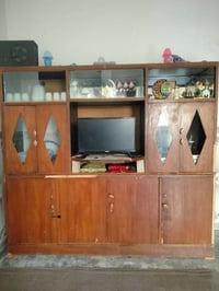 معرض خشب مثل ما موضح بالصوره للبيع السعر ب 50الف للتواصل ع هذا الرقم 0...