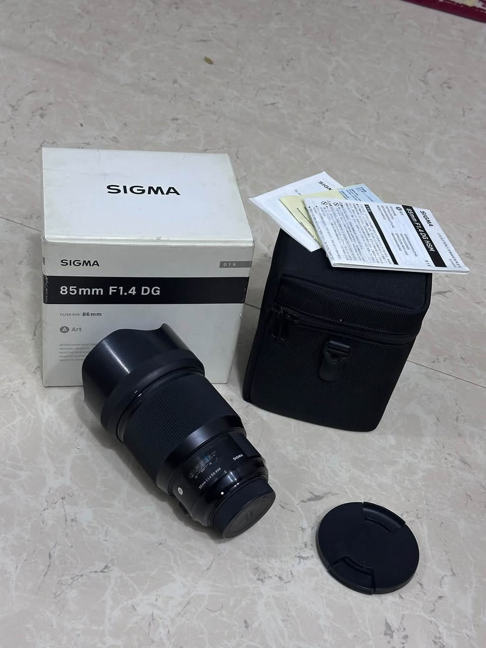 عدسة نيكون 85          mm f 1.4  Art
النضافة امام عينك استخدام قليل 
السعر 650 الف
