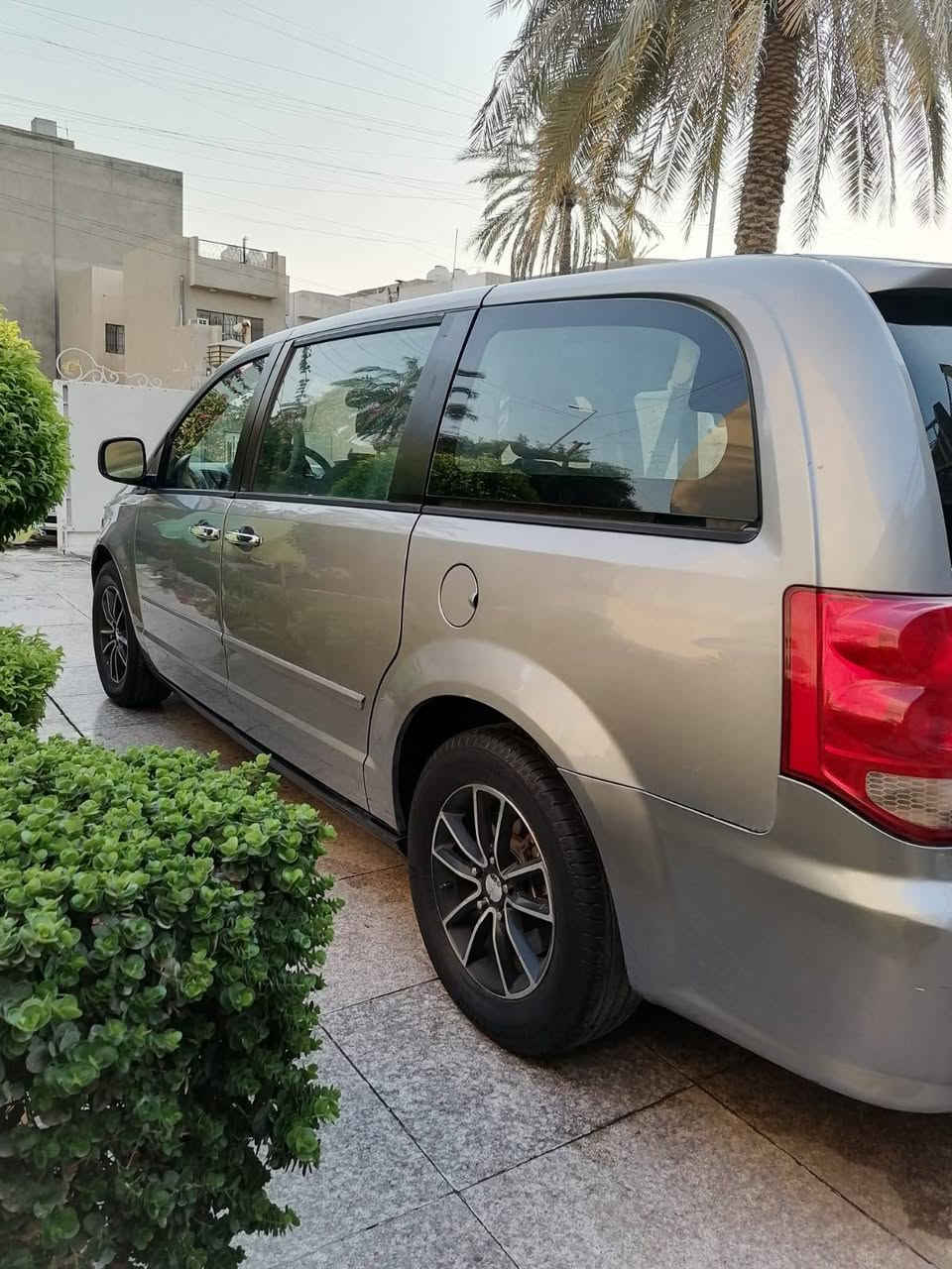 دوج كرفان ٢٠١٤ رقم بغداد باسمي ب١١٨ ورقة ***********
077‪4684‪5461
***********
الرجاء قراءة تفاصيل الاعلان قبل الاتصال رجاءً رجاءً
المكان بغداد اليرموك
السلام عليكم
عندي دوج كرفان ٢٠١٤ اللون رصاصي
محرك ٦ سلندر حجمه ٣٦٠٠
٧ راكب
٣ قطع تبريد ثلج
كشنات بلع
رقم بغداد دولي باسمي
السيارة بدون دواخل 
السيارة جاهزة بدون نقص ماشية ١٠٥ الف
وارد امريكي حادثها دعامية امامية بدون دواخل صورة موجودة بس مو حيل واضحة وبغداد تبدل جاملوغ الامامي الايسر السيارة بيها صبغ جاملوغات ثنين وبنيد ومباوك باللون بيبان امامية وبيها صبغ تريشة بلاستك بالصندوك
الرجاء الاتصال على الهاتف لان اني مكلف بالنشر
السعر ١١٨ ورقة
هاتف
***********
077‪4684‪5461
***********
