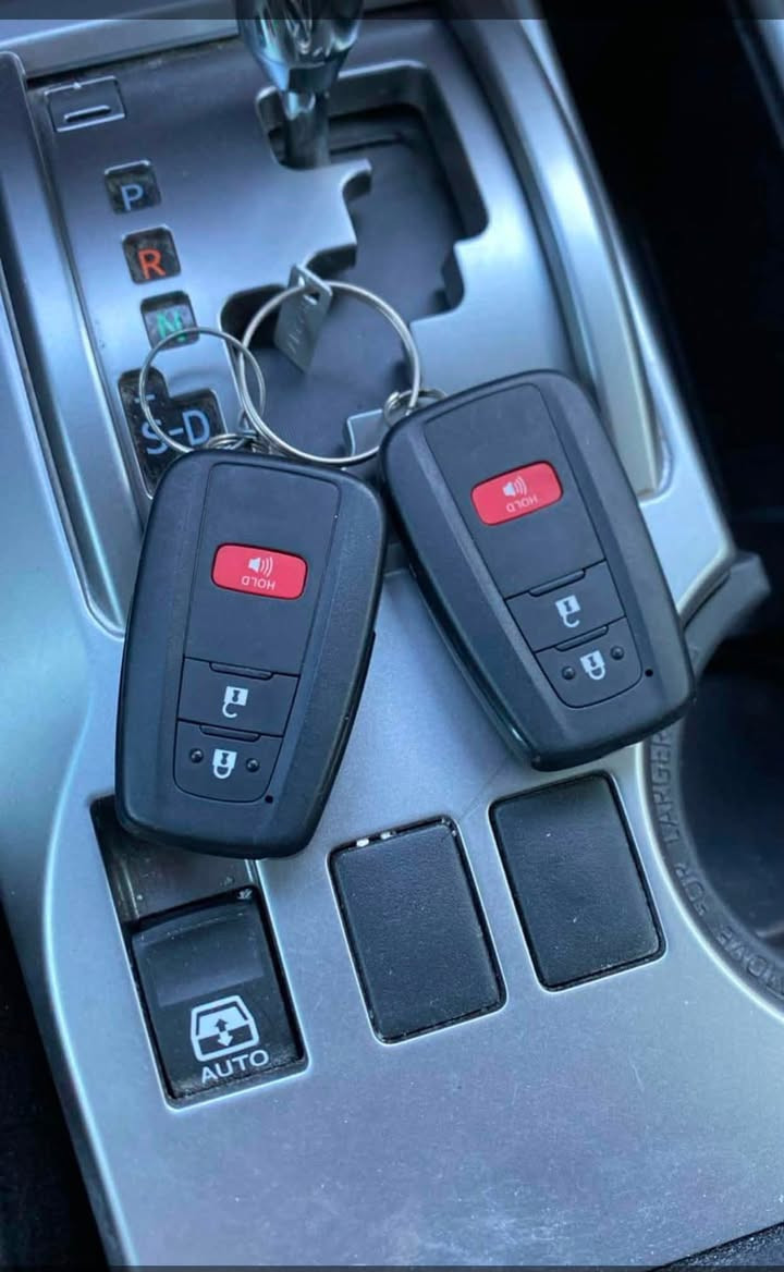 Model2024 /4RUNNER ToYoTA
-تويوتا4رنر
محرك6سلندر /4000cc V6
-سياره بدون صبغ ماشيه 23500الف كم اخت الزيزو
-فئةXP
-مواصفات 
-بصمه
-تو ويل (4*2)
-شاشه كبيره 
-كامره دوار
-كامره خلفيه 
-داخل اسود ملكي 
-كشن أمامي كهربائي
-كشن مغمر
-تحديد سرعه
-حجم التايرات20بلادي جبلي -ويل بلادي اسود 
-دوسات بلادي TRDاصلي 
-صدوق خلقي جرار
-السياره مغلفه كامل PPf
-مكان السياره بغداد الشعب 
-السعر (30000)
-الرقم (***********ا)السياره باسمي يعني ثاني يوم تحويل
