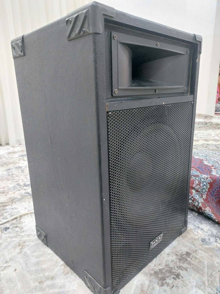 ئەم دوو موکەبەرە بۆفرۆشتن

​براند: XCL Professional 

​توانا: 80W - 500W (دەنگێکی زۆر بەهێز، پاک و بێ کێشە)

​مەودای دەنگ: 100Hz - 16KHz

​تایبەتمەندی: گونجاوە بۆ ئاهەنگ، دیجی (DJ)، هۆڵ، یان سیستەمی دەنگی ماڵەوە.

​​زۆر پاکە و لەسەر شەرت و تاقیکردنەوە دەدرێت، هەیکەلی زۆر قایم و بەهێزە.

​📍 شوێن: سلێمانی 

💰 نرخ: 150هەزار حلبجة, السليمانية
