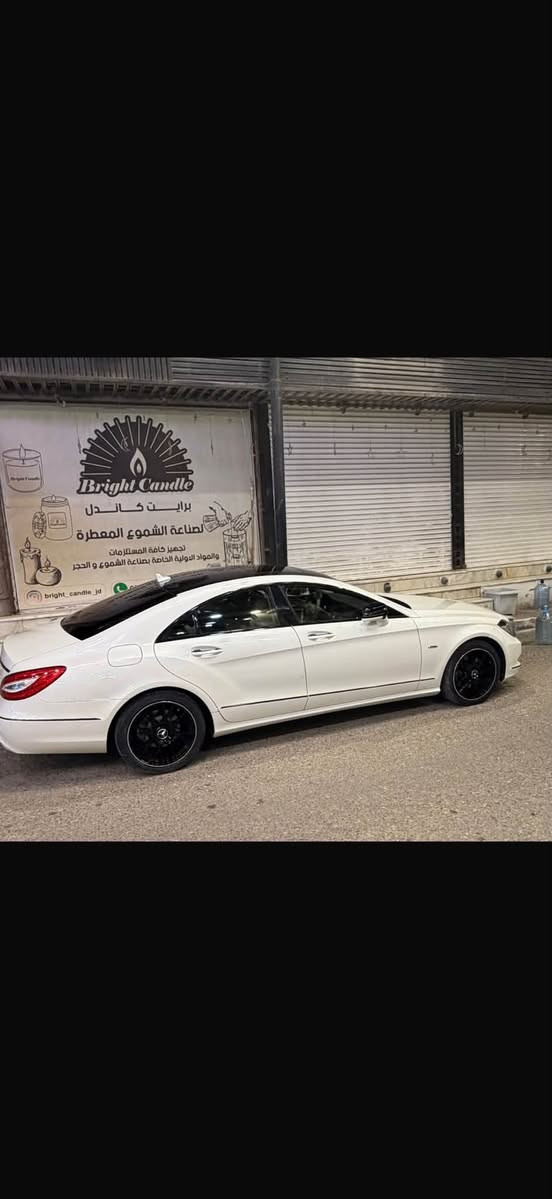 السلام عليكم Cls 2012 350 كلين تايتل  ماشيه ١٢٠ الف المواصفات فتحه سقف كراسي كهرباء بلكامل صندوق كهرباء أناره داخليه بلاديه ب ٦ ألوان نظام الدخول الذكي بلوتوث نظام ملاحه led نهاري تراكشن حساسات امامي خلفي جانبي كامره خلفيه نظام فرمله تلقائيه عند طوارئ وبيها بعد هواي مواصفات  الكير تعليك وارد خليجي السياره نظيفه جدا استخدام قليل والسياره تسارعها كلش حلو وبنفس الوقت محركها اقتصادي ما يصرف  نظام صوتي محيطي نظام نقاط عمياء وبيها بعد مواصفات السياره سعرها شدتين و١٥ ورقه او مراوس حسب القناعه رقم التواصل ***********
