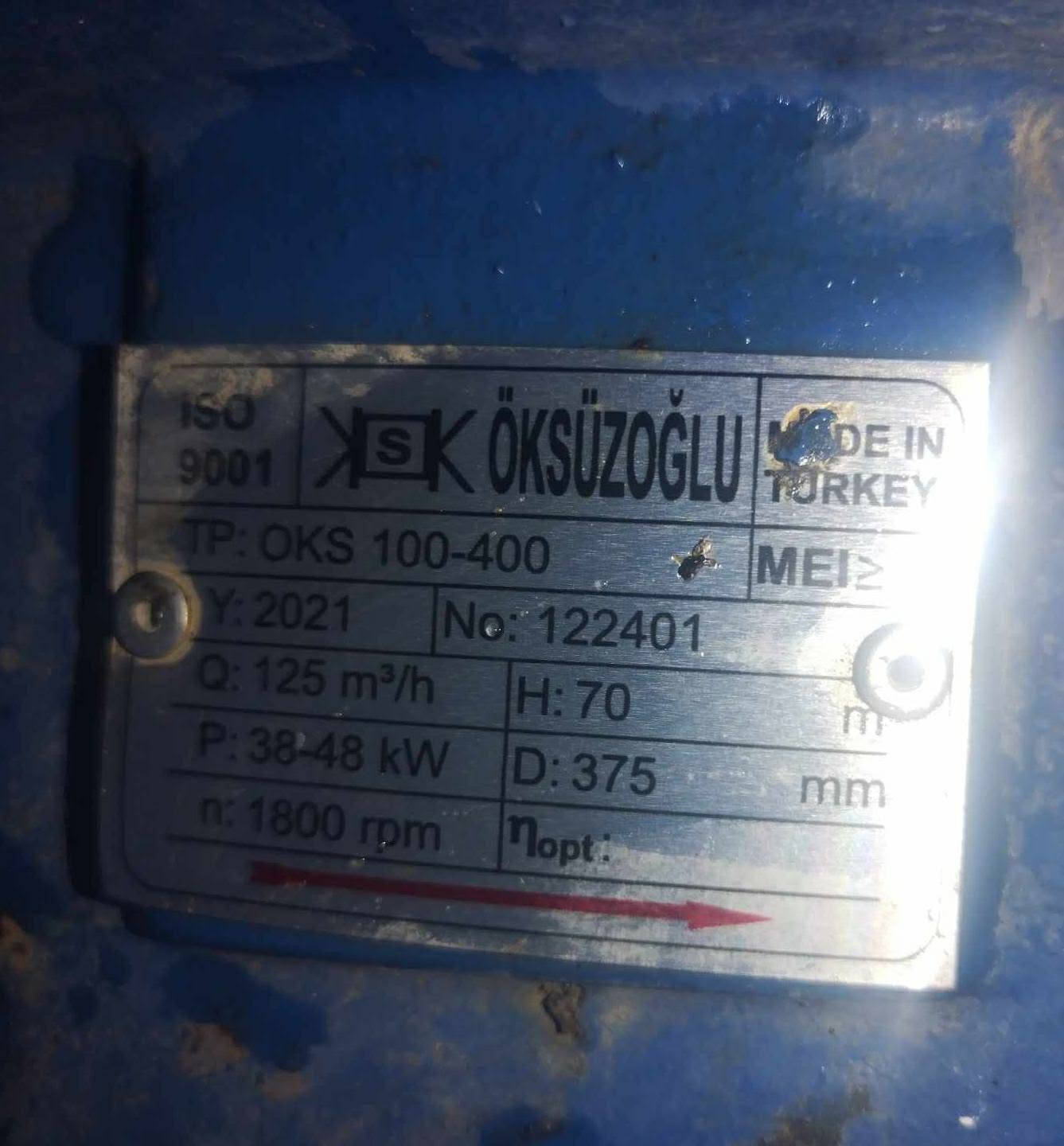 للبیع  ***********
عنوان/ کرکوك - داقوق

- *الشركة المصنعة*: ÖKSÜZOĞLU / SK
- *بلد الصنع*: تركيا `Made in Turkey`
- *المعيار*: ISO 9001
- *الموديل*: TP: OKS 100-400
- *سنة التصنيع*: 2021

*المواصفات:*
- *Q: 125 m³/h* = معدل التدفق: 125 متر مكعب في الساعة
- *H: 70 m* = ارتفاع الرفع: 70 متر
- *P: 38-48 kW* = قدرة المحرك: من 38 إلى 48 كيلو واط
- *D: 375 mm* = قطر المروحة `Impeller`: 375 ملم
- *n: 1800 rpm* = السرعة: 1800 دورة في الدقيقة
