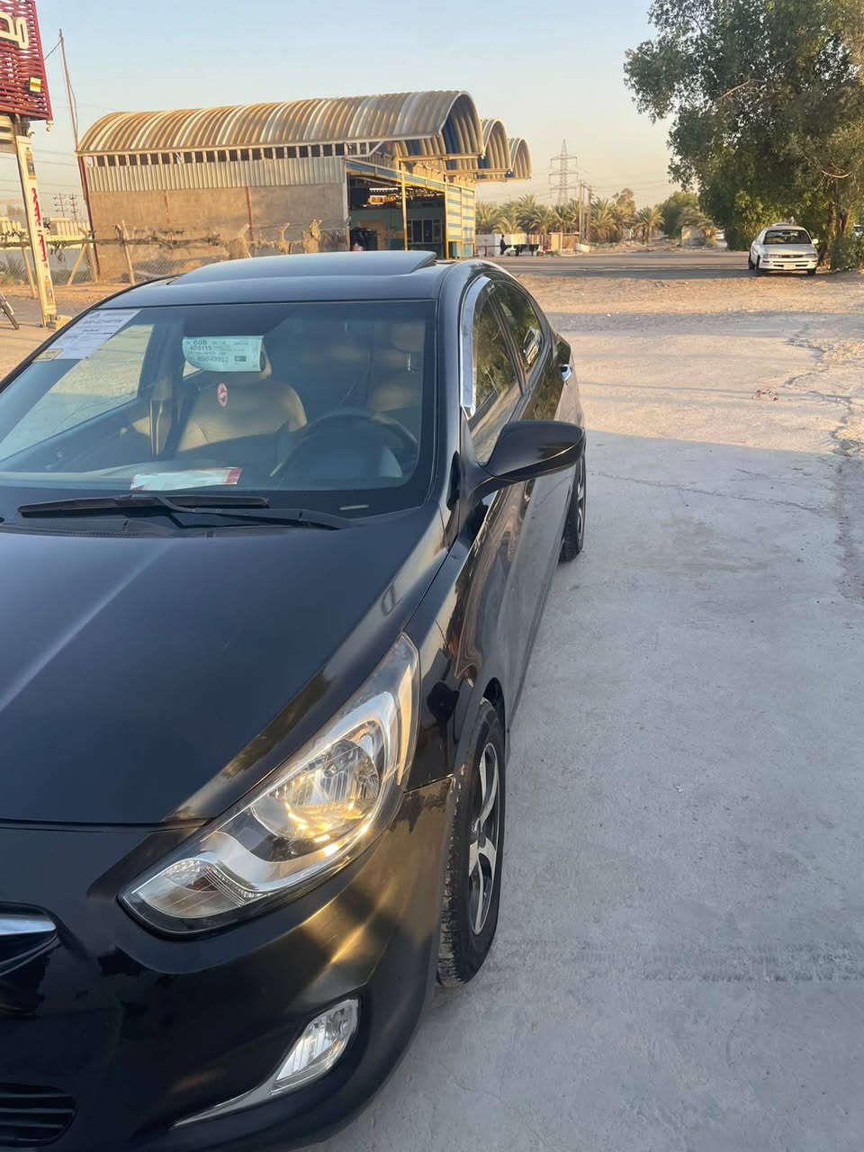 تحيه طيبه اخوان السلام عليكم هونداي اكسنت موديل 2017 وارد امريكي بيها ثلاث قطع صبغ بنيد وجاملغ وجاملغ خلفي بدون داخل السياره جديده وجاهزة فول مواصفات تبريد حداديه مكينه كله مكفول بيع بدون مراوس السعر 79 وتواصل فقط واتساب *********** مكاني نجف كوفه
