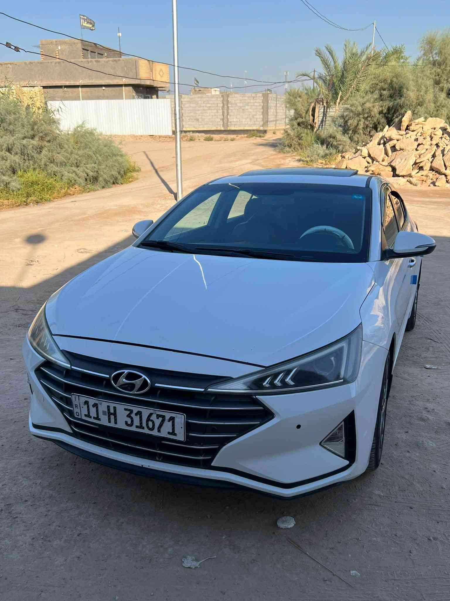 سلام عليكم
الانتره 2020
 خليجي
(كفاله عامه ما عده شويه صبغ بالباب )
رقم بغداد نكليزي 
ماشيه 70
مكينه 2000 دوش 
فول واحد عله واحد 
كامره امامي خلفي 
فتحه سلايت
 بصمه
قطعتين تبريد
 تحكمات ستيرن
 مرئي شفط 
 شاشه كبيره 
 انضمة قياده 
يدات نيكل
حساسات امامي خلفي
السعر150 وبيه مجال 
مكان (السياره كربلاء طويريج ) 
***********
