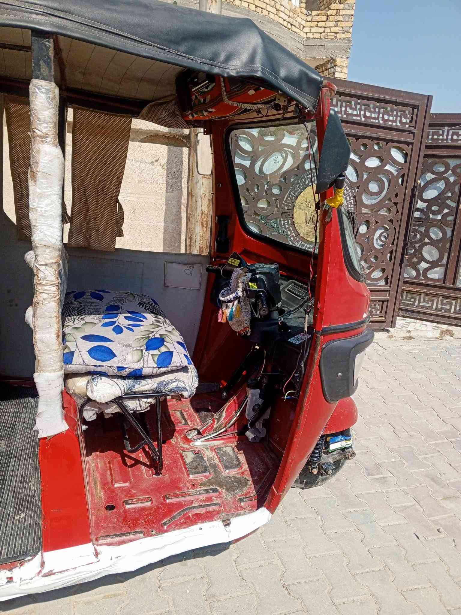 السلام عليك تكتك للبيع تفي اس موديل ١٧اوراق كامله جادرجانبي بيه مشدود محرك ٢٠ مابيه لاصبغ لاخياست العنوان كوت انوارالصدر  السعر ٣ملاين بيه مجال قليل ***********
