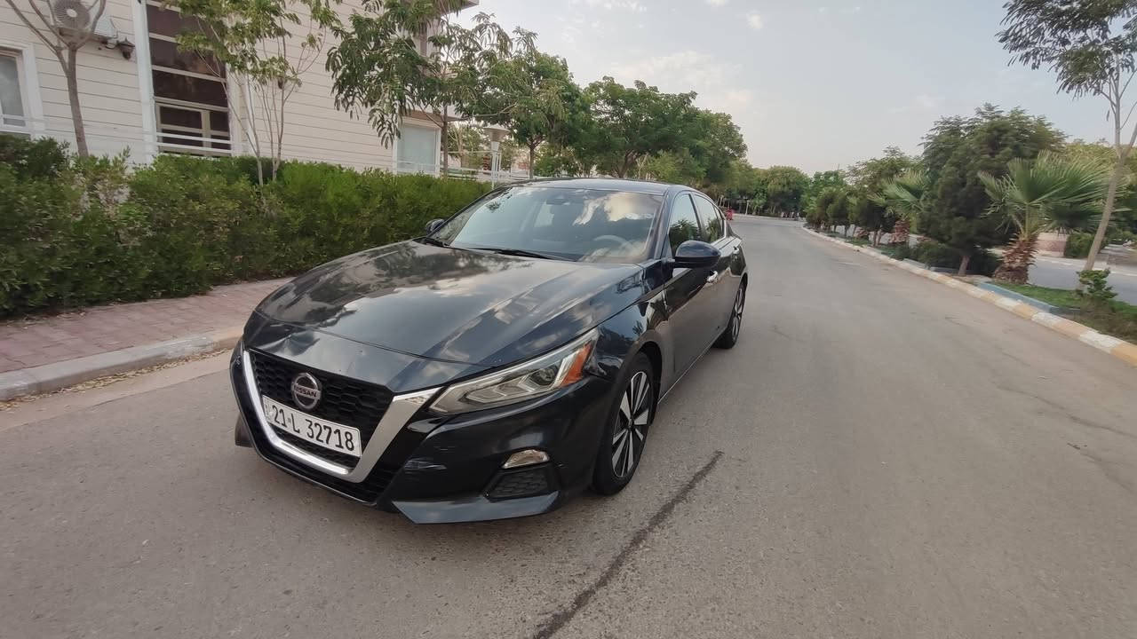 🚗 للبيع نيسان ألتيما🚗. مواصفات SV
وارد أمريكي رقم سليمانية  بأسمي شرط التحويل رقم الدولي
السعر  135
***********
 الجديد هزه وفحص  كله جديد سنويه 
محرك مكفول  / كير مكفول
تخم تايرات جديد مبدل
باتري جديد
صدر ع الوكاله كامل 
السياره حادثه بونيد فقط جمالغ خلفي كلير
نص صندوق كلير امريكا بدون دواخل 
وموضح بل سونار وباقي كفاله دواخل كله شرط 
 كفاله عامه ماشيه   49ميل 
باقي السيارة وكالة
مواصفات السيارة SV 
بصمه بصمه ابواب 
تشغيل عن بعد 
كشن  كهرباء 
رادارت360 اماميه وخلفيه وجانبيه  
محرك 2.5 لتر / 4 سلندر اقتصادي وقوي تنفس طبيعي 
شاشة لمس وسطية 8 إنج مع بلوتوث و USB وكار بلي 
كاميرا رجوع خلفية 
لايت زنون +لد نهاري   
مثبت سرعه   
توقف ذاتي وخروج ع المسار 
نظام أمان حديث (ABS / Airbags)
سيارة كاملة مكملة تجي تفحص وتشوف بعينك كعدتها حلوه وسيارة ما تصرف عليها كلشي سعر135     
مكان السياره 
ديالى خانقين 
*********** واتساب
