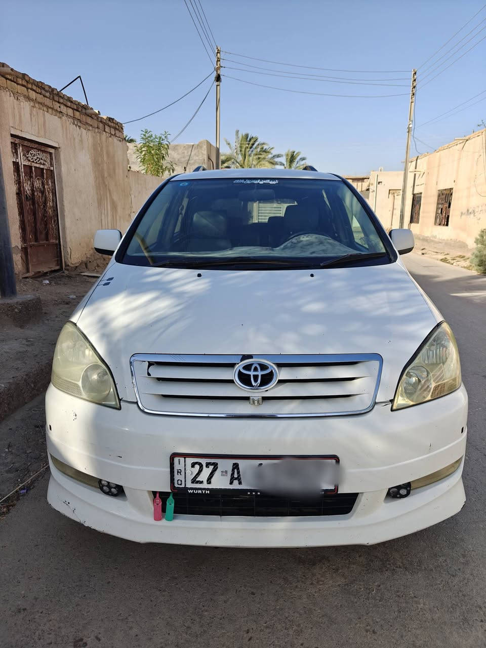 السلام عليكم ابصم عادي للبيع 
تو ويل مديل 2001 
سيارة نضيفة كلش ما متعوبة 
تخم تاير جديد 
باتري جديد 
تبريد ثلج 
مكفولة من التبديل والصبغ بيه بارد واحد 
دوشمة جلد 
رقم ذي قار بأسمي تحويل ثاني يوم 
هزة جديدة 
السعر 115 وبيه مجال بسيط 
العنوان الناصرية قضاء الاصلاح 
للأستفسار : ***********
