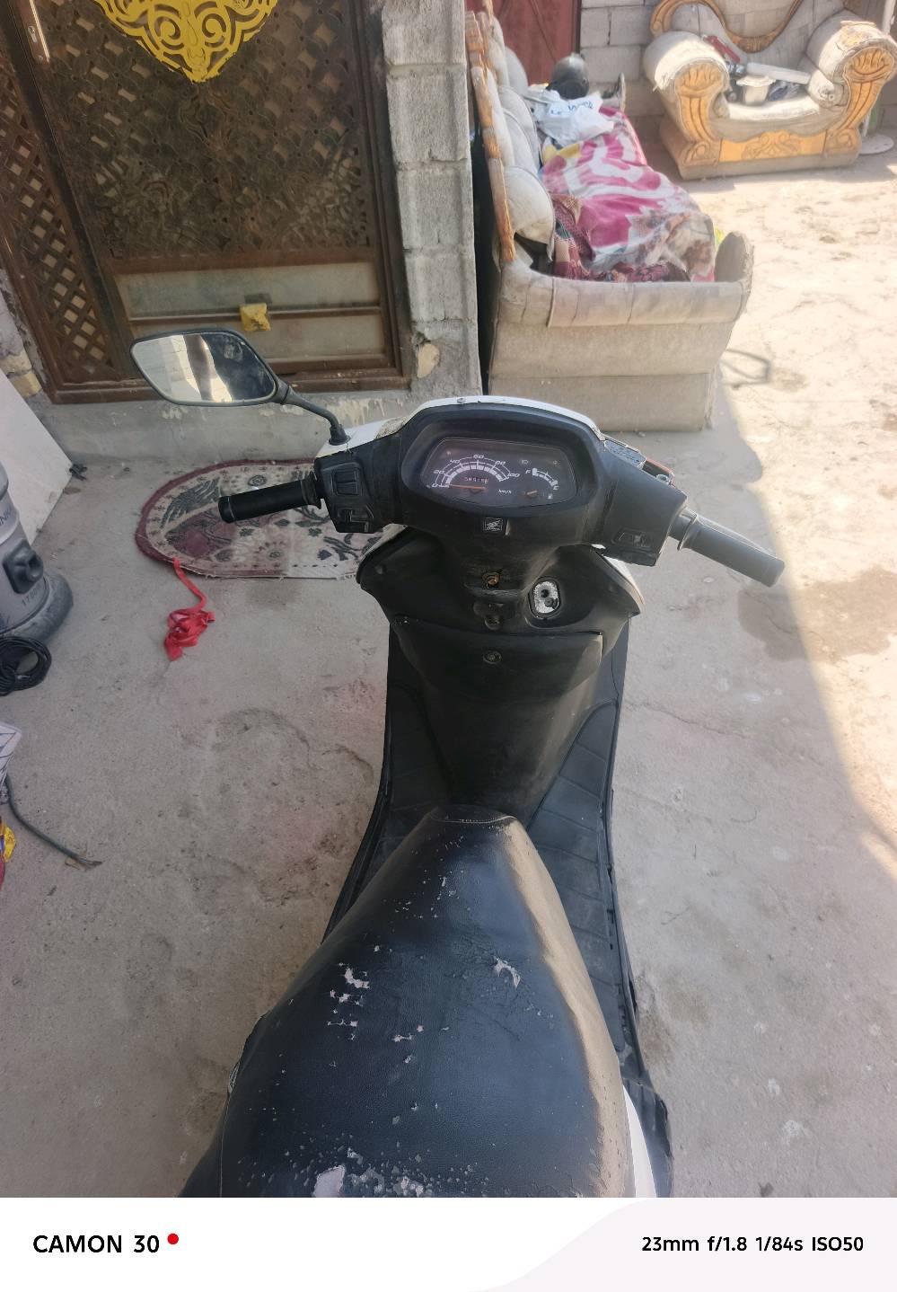 سلام عليكم دراجه بطه كهربايات شغاله بس سلف دكمه مالته يراد تبديل تراجه مكينتها نضيفه ومثل ما شوفون بصور حته ما مغسوله رايدها ب290وبيها مجال الشراي رقم تلفوني متواجد واتساب *********** مكاني بصره الجزيره