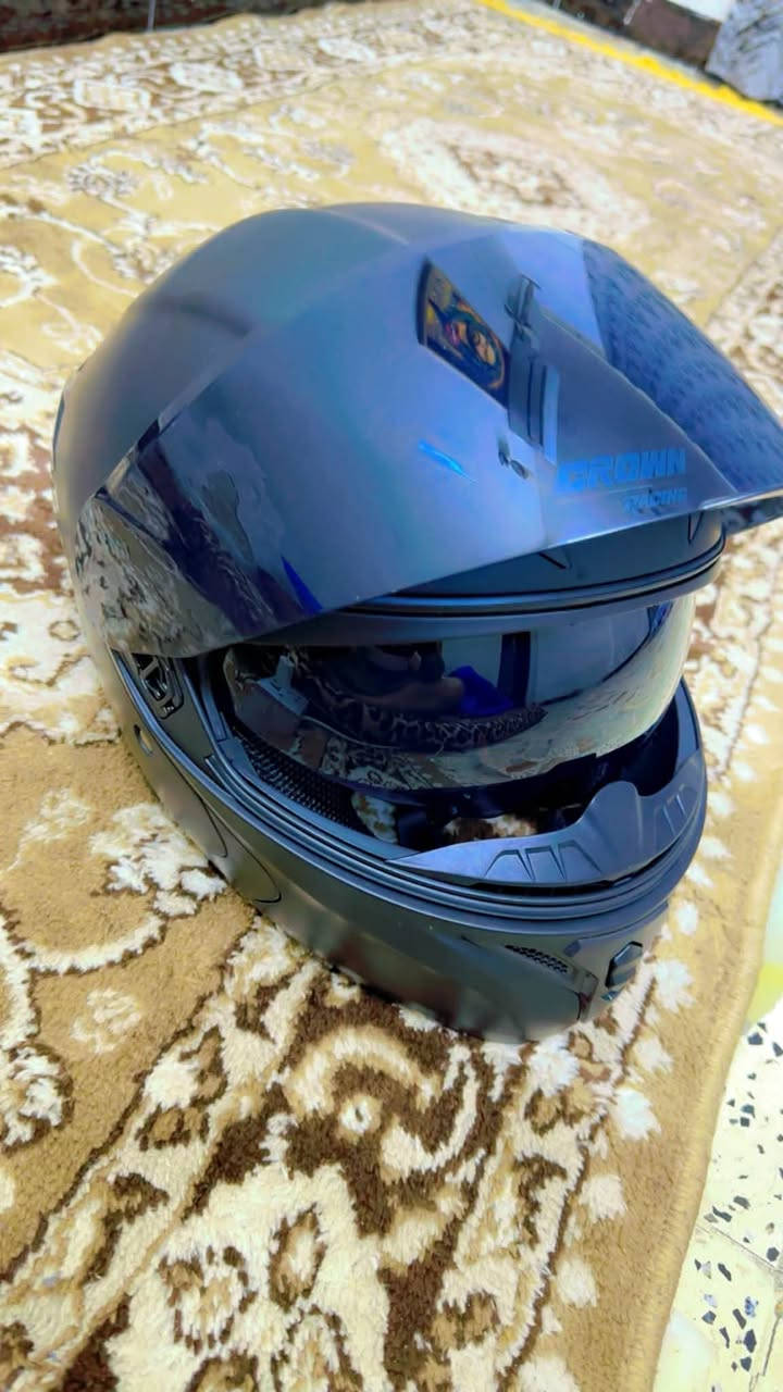 السلام عليكم
خوذه ماركه CROWN دبل جام  للبيع 
السعر 75 وبيها مجال قليل مكاني بغداد حي اور 
***********
