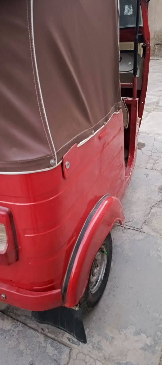 سلام عليكم تكتك للبيع موديل 17دخول
18شهر2 تكتك كلجات جدد تخم تاير جديد 

باتري جديد سلف جديد تكتك أوراق  تكتك 

عابره هزه  تكتك ربع ماتصرف عليها لشغل 

مباشر مكان بغداد مقابيل لمعارض حي نصر 

السعر 3500 /رقم تواصل***********
