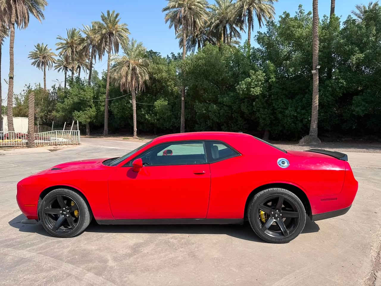 السلام عليكم
جالنجر 2019 sxt للبيع 

لون برتقالي 

مواصفات sxt 

شاشة وسط 

كشن سائق كهرباء 

داخل جلد ابيض 

حادث قطعتين جاملغ و بنيد 

صور الحادث و السونار مرفق بالمنشور 

السعر 160$ و بيهة مجال 

مكان السيارة بغداد حي القادسية 

للاستفسار : ***********
