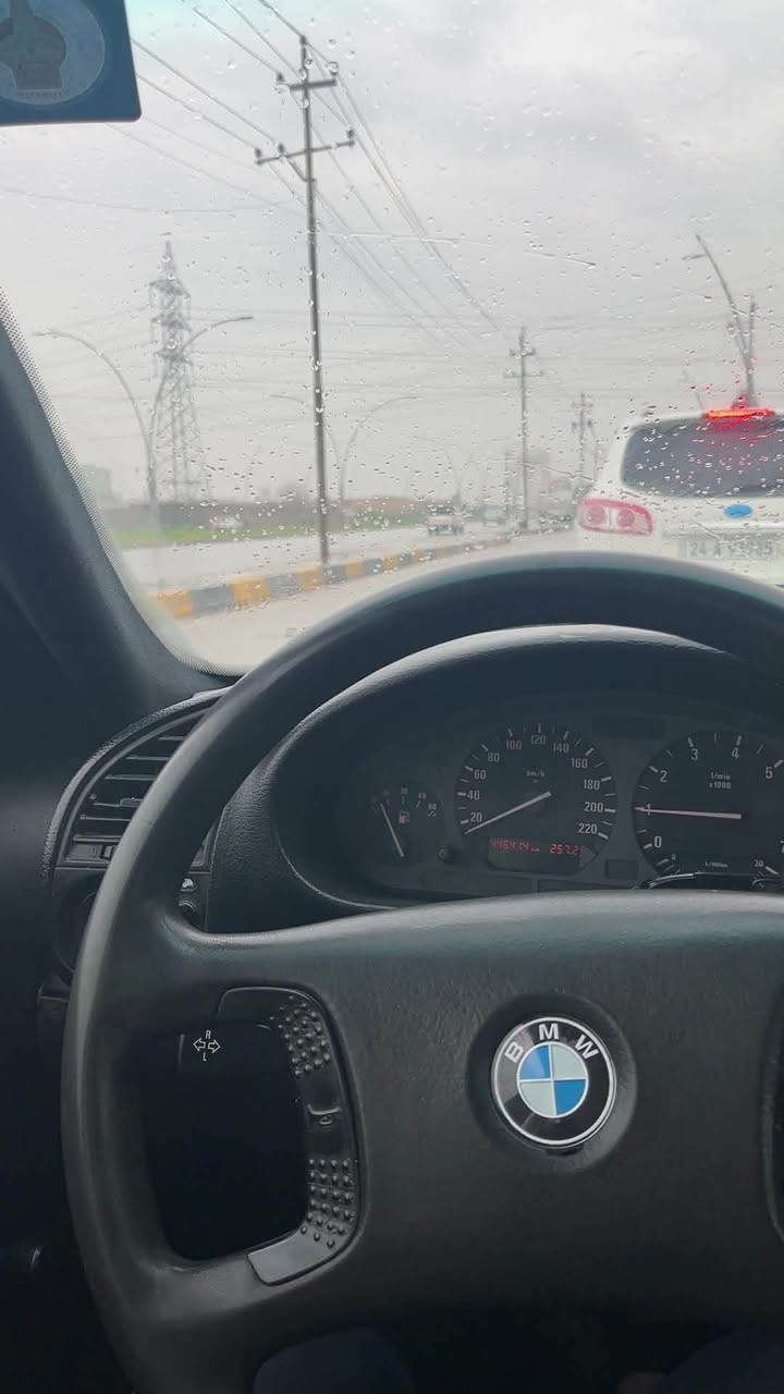 السلام عليكم
Bmw e36 1991
حجم 318 
محرك كير شرط
تحويل مباشر
السعر 29 وبيها مجال 
للاستفسار اكثر  
***********

*********** موصل, نينوى
