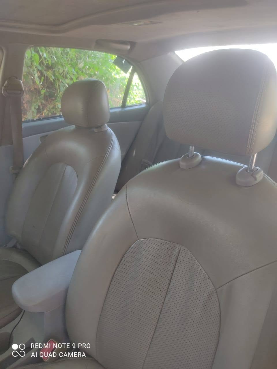 BYd للبيع موديل 13 
سياره نشطه كفاله محرك وكير 
بصمه 
تبريد 
كشنات جلد 
بيها قطعتين بس 
بيها جراد قليل شويه بالقماره 
حداديه زينه 
سياره حلوه مال تكسي عائليه... 
سعر ٣٧ رقم واسط... راعيها بكربلاء... مكاني كربلاء كنطرة سلام 
***********

نص مكتوب في الصور:
- REDMI NOTE 9 PRO AI QUAD CAMERA
