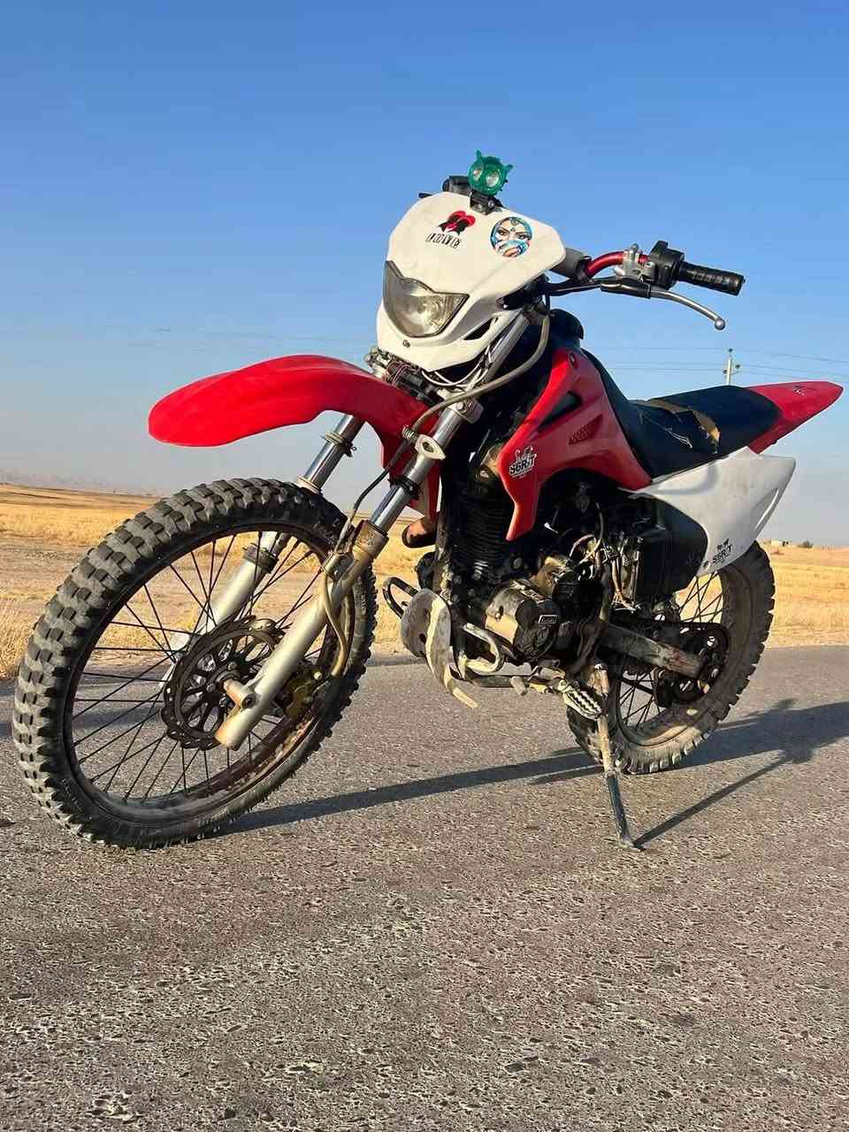 قفاز كاويار البيع او مراوس بسيفان موديل 2021حيل نضيف يعوزه بس صجمات سلف السعر 600وبيه مجال ***********
