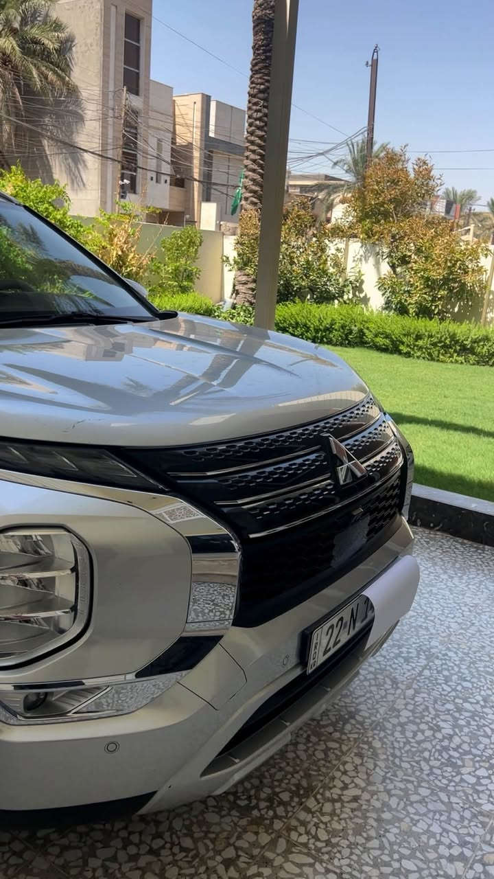 السلام عليكم سياره مستوبيشي واتلنتر موديل 2024 سياره زيروه ماشيه 8 الف كيلو محرك 2400 رادار امامي حساس امامي خلفي سبعه راكب كشتات جلد وكشنات امامي كهرباء صندوق كهرباء بصمه سياره رقم أربيل بأسمي الموقع البلديات شارع الكنيسه رقم ***********2
