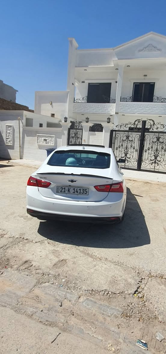 السلام عليكم
ماليبو 2024 LT2 فول مواصفات 
رادار تنبيه قبل الاصطدام ونظام حفاظ على المسار 

السعر 130 $ وبيهه مجال 

السياره نظيفه وبعدها اخت الزيرو ماشيه 20 الف كيلو 
حادثها قطعه وحده الجاملغ السكن 
مكان السياره كركوك 
***********
***********
