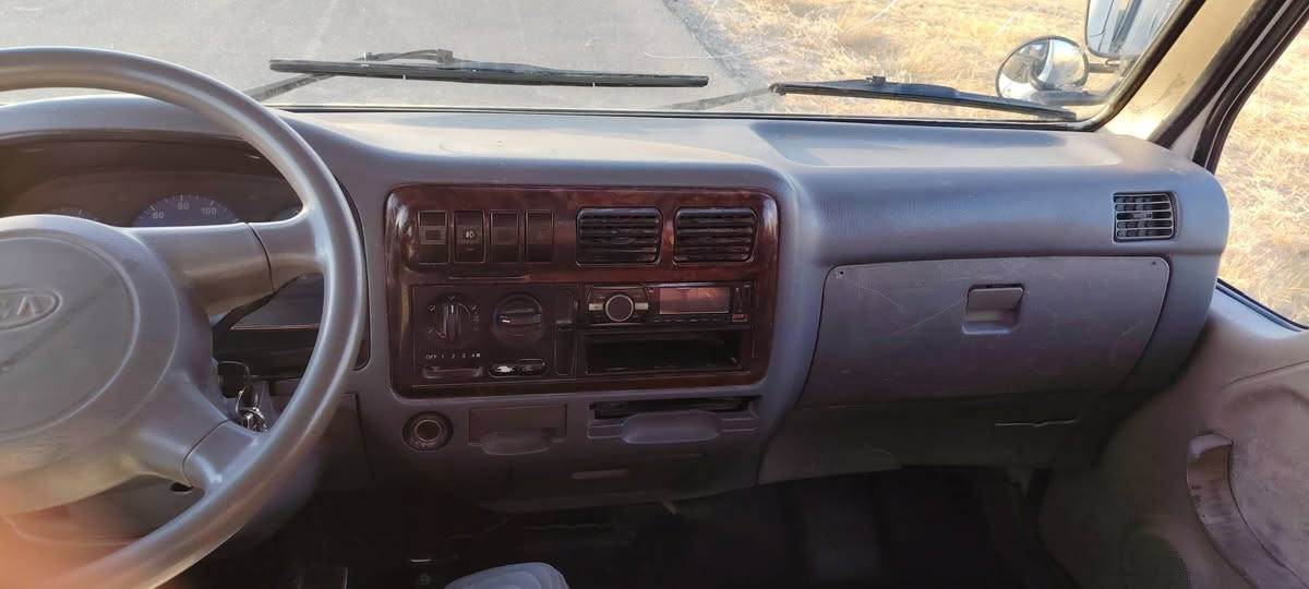 السلام عليكم يوجد كيه 2002لبيع أدوات  السعر ٣٥ وبيه مجال اتصل عل رقم ***********
