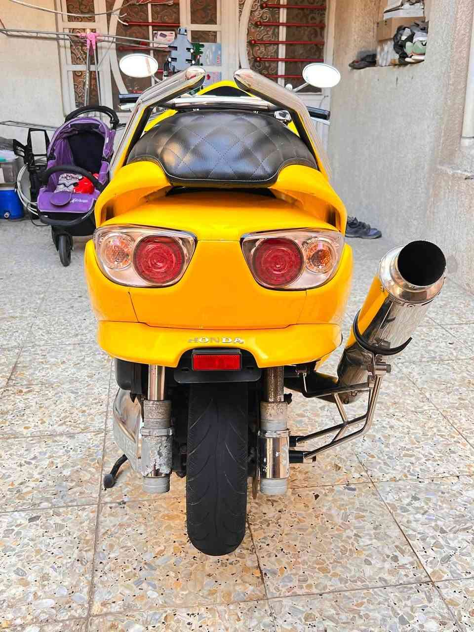 فورزا 09 رياضي مزودة بلاد من اليابان
دردراجه ما مفتوحة مكينة كفالة كير شغال 4 تحويلات 7 نمر 
دراجه نضيفة/ اوراق بيها / لايت عالي ناصي دبل اشاير كهربائيات كلة شغال سماعات شغالة MP3 بلوتوث 
 شلعة معدل تخبل / سعر مليون و350 بيها مجال للطيبين / سبب محتاج و اريد ابيع 
مكاني بغداد / تاجي / سبع البور ***********

