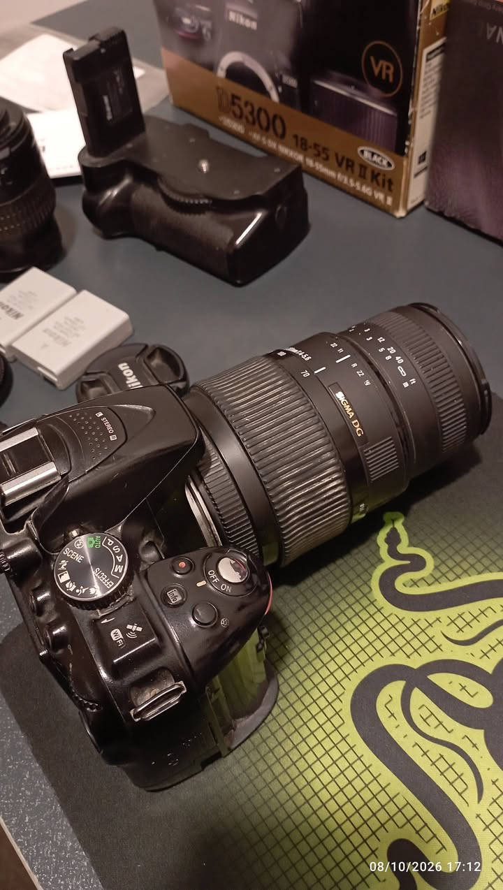 نيكون D5300 • عدسة ١٨-٥٥ • عدسة ٧٠-٣٠٠
