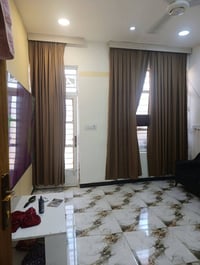 حي البساتين • سند اصفر • واجهة ٤م٢٠سم