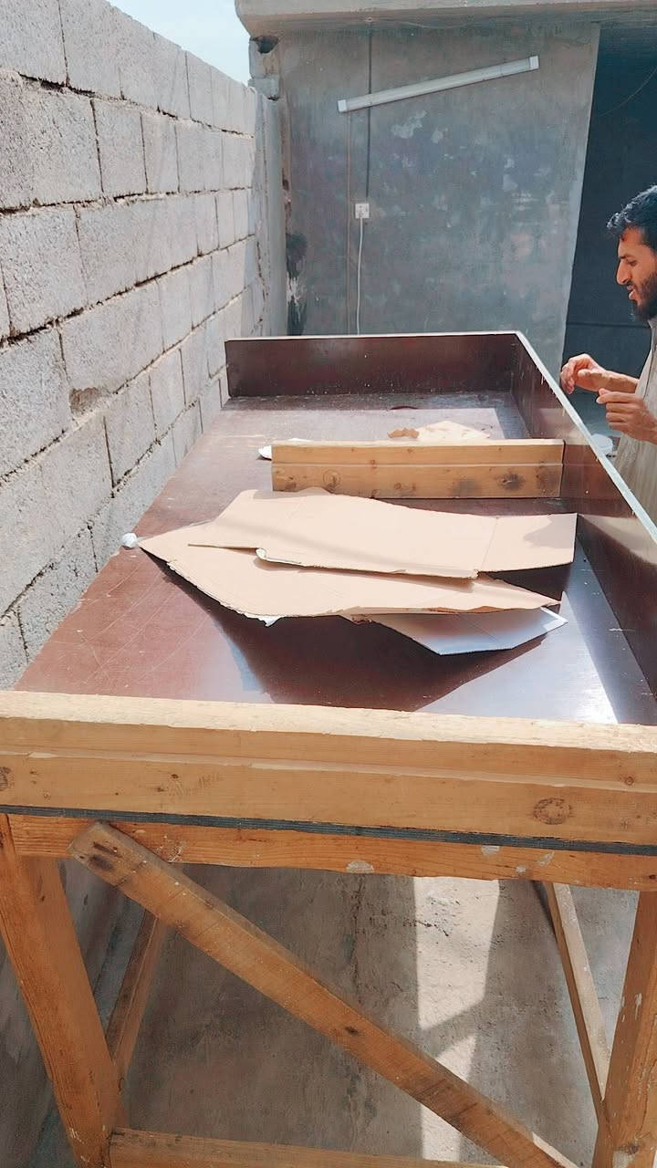 لبيع قراض فرن خمارات عدد 3 طاوليات تبديل خشب كله جديد عجانا نضافه 90 دنبروموطور بيه قيمو بل يرضه الله مكاني تاجي اي ستفسار عله صاحبهن ***********

