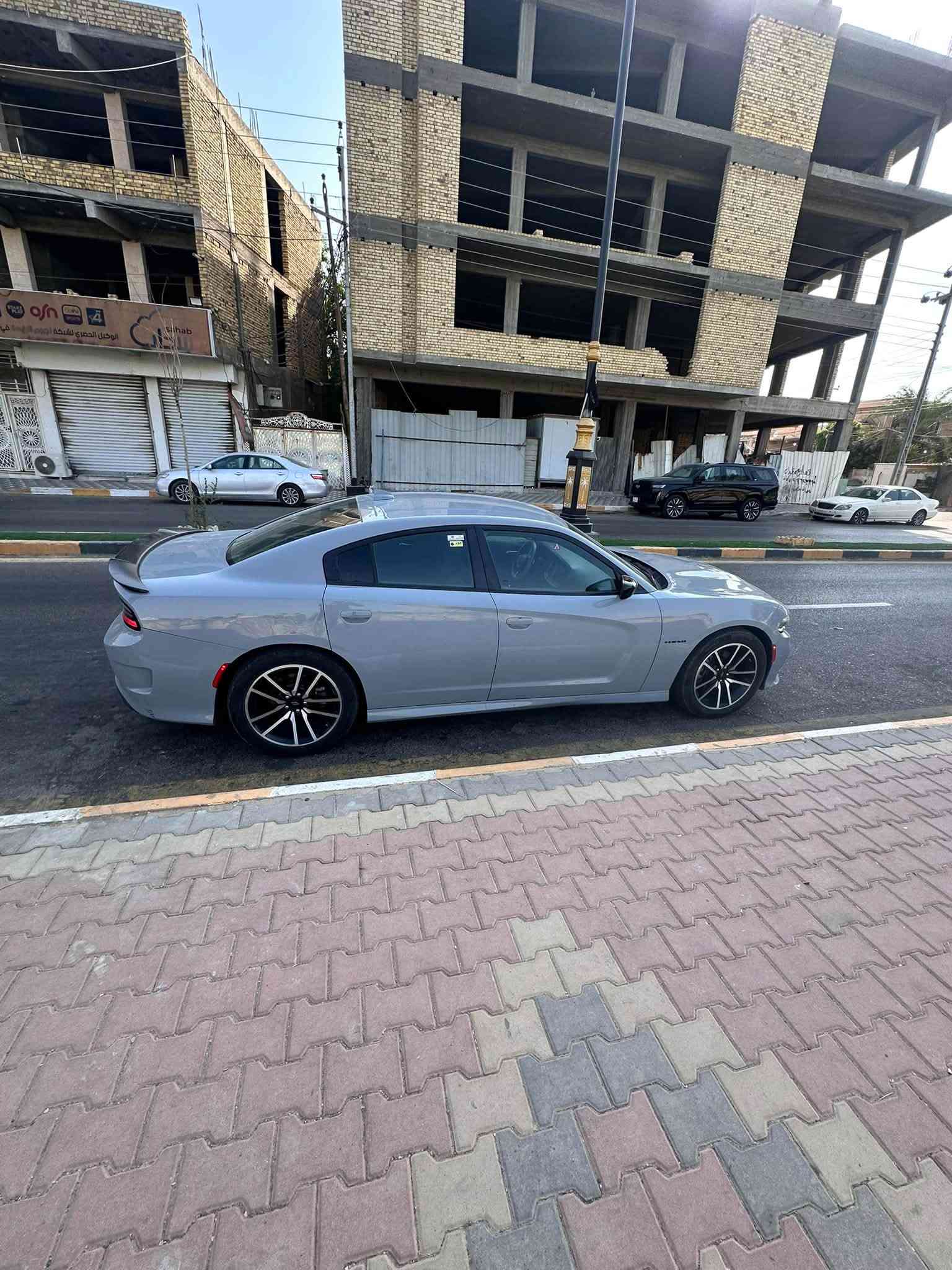 جارجر سوبر تراك محرك 5700 موديل 22 اصل بسمي  رقم بغداد. فول عده الفتحه ماشيه 31 الف سياره جاهزه من كلشي حادثه جاملغ وبنيد وبيه فخذه صفحه السايق مبدله وبيه صبغ بيبان صفحه ثانيه سعره تصال ***********

نص مكتوب في الصور:
- 37°C