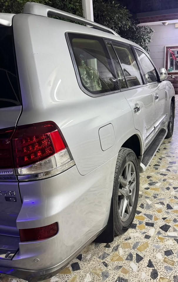 لكزس LX • ٢٠١٥ • ٧٢٠٠٠ كم