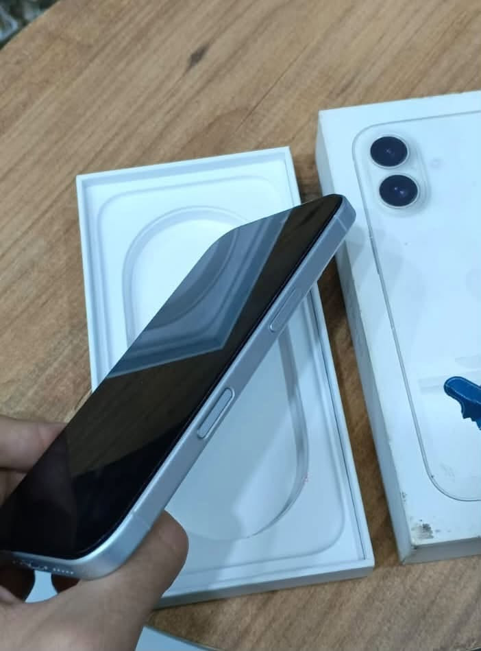 ايفون 16 عادي ذاكره 128 بطاريه 92
لون ابيض كامل ملحقات شاحنه الاصليه وكارتونه نضافه مفول ومكفول وبعده بل ضمان بي نقطه بكد الابره صغيره كلش و ما مأثره مراوس ب ايفون اقل وينطي فرق او بيع 740 وبي مجال حك الجيه فقط مكاني بغداد زعفرانيه رقمي ***********
