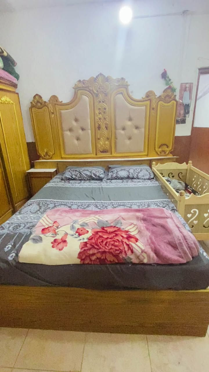 غرفه نوم للبيع الغرفه مثل  ماواضحه بلصوره العنوان كوت شهداء اتصال ***********
