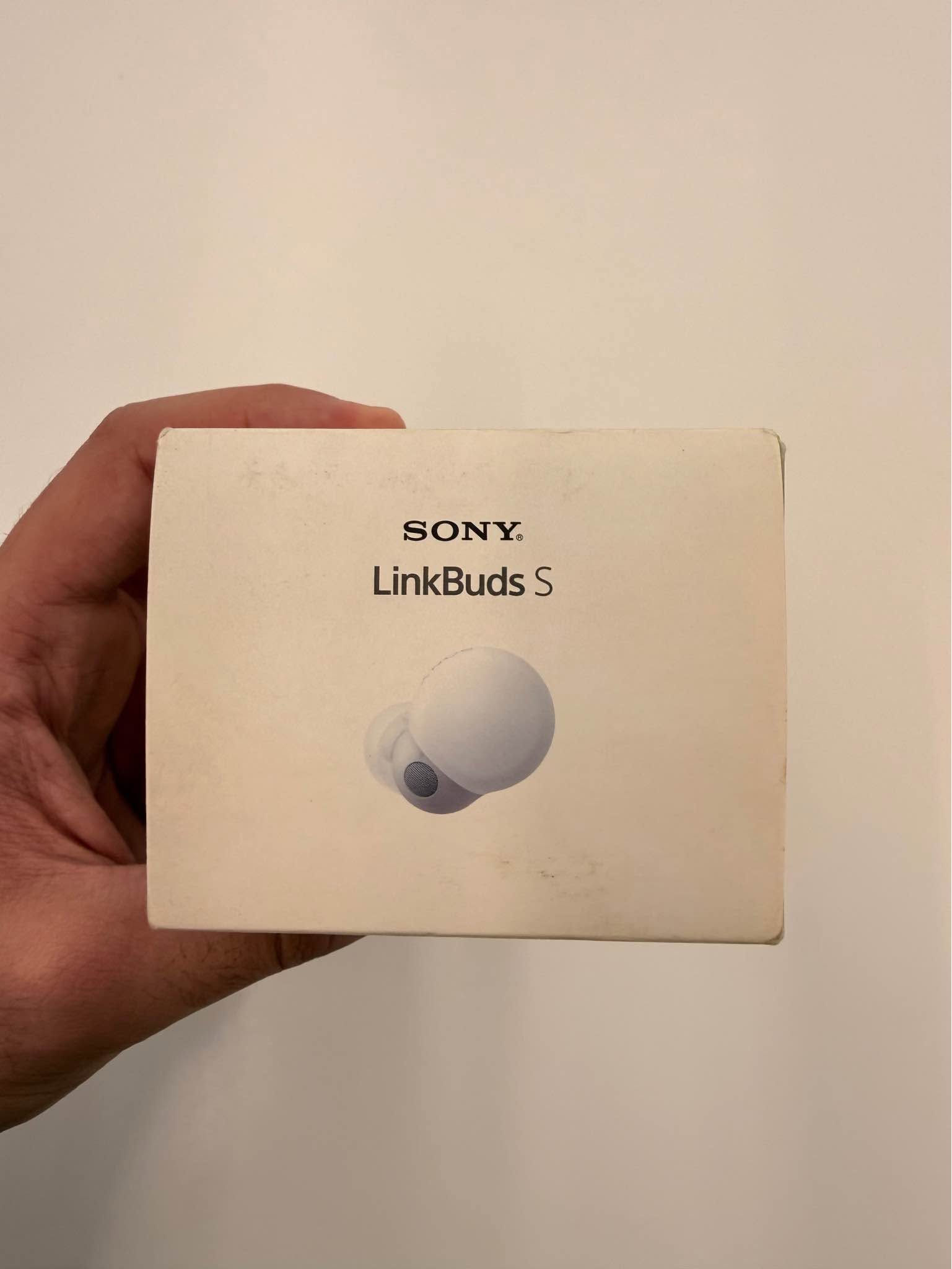Sony LinkBuds S سماعة للبيع

سماعة Sony أصلية نظافتها 100%
ضمان سنة استبدال من ماستر 
وياها الكارتونة وجميع ملحقاتها
حافظات سيلكون عدد 2 لون اسود و زيتوني 
 
سماعة كلش حلوة و خفيفة بالاذان و مميزاتها متخلص

• Active Noise Cancelling لعزل الضوضاء
• Ambient Sound حتى تسمع اللي يمك بدون ما تشيل السماعة
• Speak-to-Chat، من تحچي توكف الموسيقى تلقائياً
• Adaptive Sound Control
• دعم LDAC للصوت عالي الجودة
• DSEE Extreme لتحسين جودة الصوت
• Multipoint، تربط جهازين بنفس الوقت
• IPX4 مقاومة للرذاذ

• بطارية لحد 6 ساعات بالسماعات مع العزل، و20 ساعة ويا الكيس
• خفيفة جداً، تقريباً 4.8g للسماعة
• تتحكم بيها بالكامل من تطبيق Sony Sound Connect 

السعر 280 الف

مكاني بغداد حي الجامعة 
*********** بغداد, العراق
