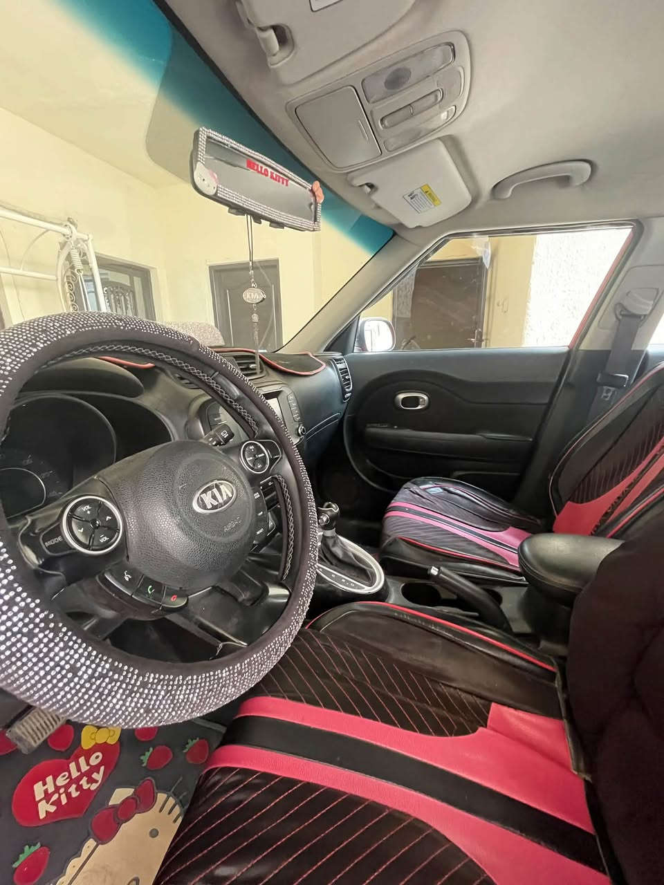 السلام عليكم
كيا سول (Kia Soul) موديل مميز - نظيفة جداً وبحالة ممتازة
 الموديل / المواصفات: (اكتب الفئة مثلاً: فئة S أو المواصفات المتوفرة عندك)
 اللون: أحمر مع سقف أسود مميز 🔴⚫
 اللوحة: ديالي خصوصي
 الحالة: جاهزة وما تطلب شي، استخدام نظيف ومحافظ عليها، تبريد وميكانيك بحالة ممتازة.
📍 المكان: بغداد
📞 للتواصل والاستفسار: (***********) أو مراسلة على الخاص.
