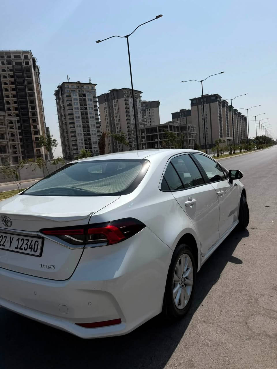 السلام عليكم
-تويوتا كورلا...خليجي ساز...محرك بنزين ⛽️ 
-ضمان تويوتا العراق 
-موديل2024
-محرك 4 سلندر 1800
-لون ابيض صدفي 
-العداد 64 الف كيلو متر 
-مواصفات GLI
-فتحة سقف..بصمه ...فول مواصفات السياره 
-بصمة ابواب ذكية
-نظام ترحيب عن بعد 
-كاميرا خلفية 
-حساس امامي خلفي 
-عداد ديجيتال 
-ويل16
-مقاعد مخمل لونين (السياره مدوشمه كامله ودوشمتها نظيفه جدا)
-كشافات اماميه خلفيه 
-ثلاثة انظمه قياده 
-السياره مفوله من كلشي 
 -كفاله السياره( عدا طخة خفيفه جدا بالباب بدون مينخدش الصبغ صورتها بالتعليقات)
-السياره باسمي تحويل ثاني يوم 

--السعر 187$  

-مكان السياره بغداد-المنصور
***********
