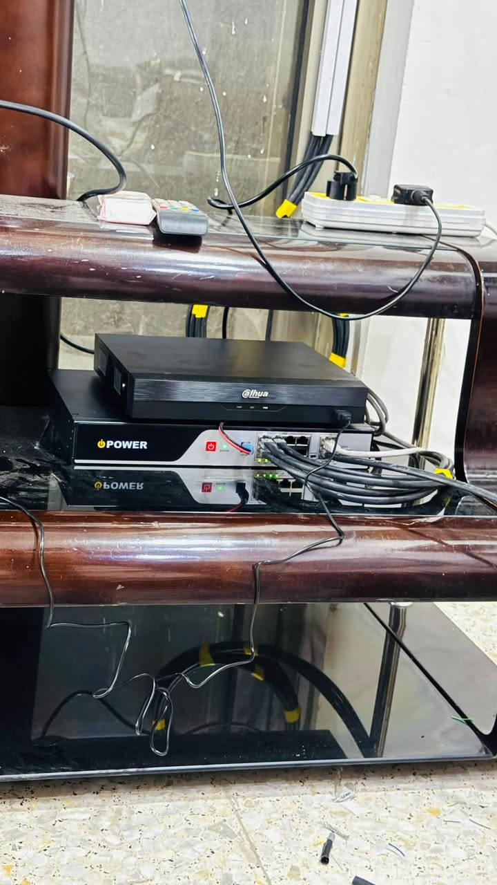 بحمد لله تم تاسيس بايبات وتنصيب كاميرات نوع دهوى ip عدد ٤ في منطقة الشرطة الخامسة ♥️
🔹 خدمة تنصيب كاميرات مراقبة 🔹

نقدم خدمة تنصيب كاميرات للمنازل والمحلات بشكل ميداني (بدون محل):

✔️ تركيب احترافي ومرتب 🛠️

✔️ تنظيم الأسلاك بشكل نظيف 🧹

✔️ تشغيل وفحص الكاميرات بالكامل ✅

✔️ تنصيب جميع انواع الكاميرات ip وانلوك 📸

✔️ أسعار مناسبة 💰

✔️ ضمان على التنصيب 🛡️

📍 نتوجه إلى الموقع

للتواصل واتساب ☎️ ***********
