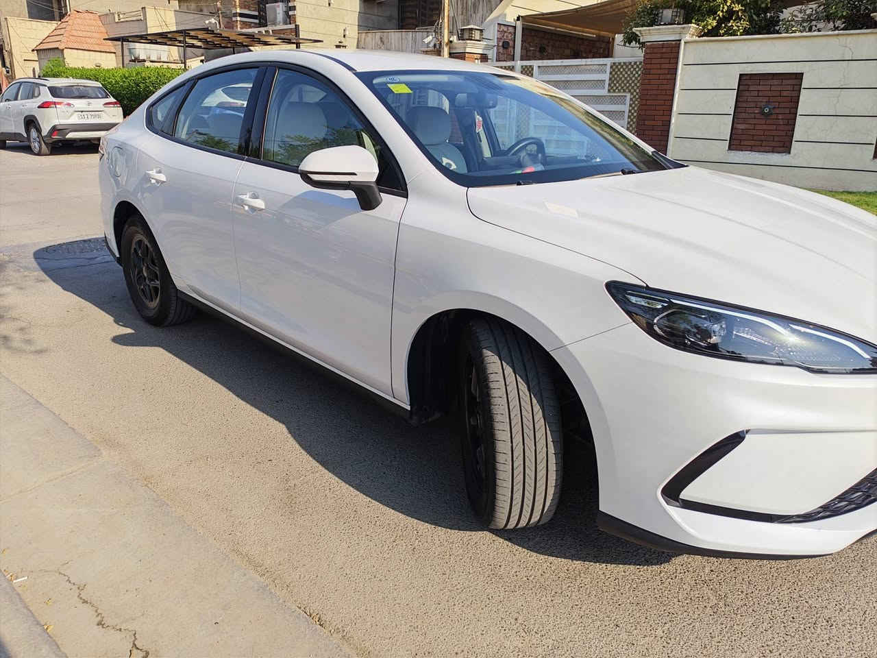 السلام عليكم
BYD 
سيل 5 
موديل 2025
للبيع 
سياره جديده 
كفاله عامه 
ماشيه 18 الف كيلو متر الكلي 
مرقم بغداد تحويل  ثاني يوم
مع كامل الملحقات بصمه وكارت وشاحنه
دهن جديد من الحسام 
سعره 21 مليون بيها مجال بسيط للطيبين 
مكان بغداد الكرخ
للستفسار اكثر ***********
