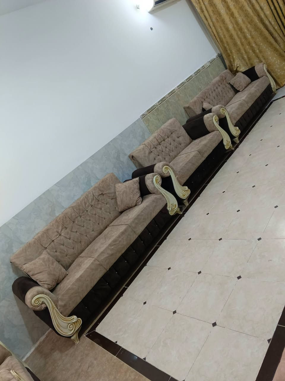 تخم تسكام عشر مقاعد مستعمل نضيف العنوان العزيزيه منطقة باب الحاره ***********0 *********** يوجد واتساب وماسنجر وتوصيل لجميع المحافظات بل الاجره
