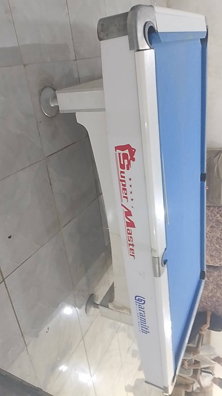 طاولات عدد ٣ للبيع  واسط الصويره الاتصال ***********

