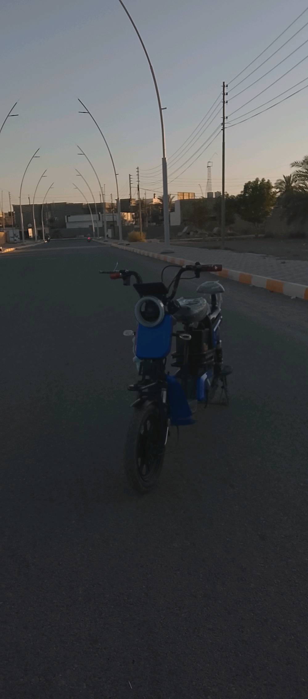 سلام عليكم هاذه سعره 350 جديد كلش المكان الرمادي الخمسه كيلو