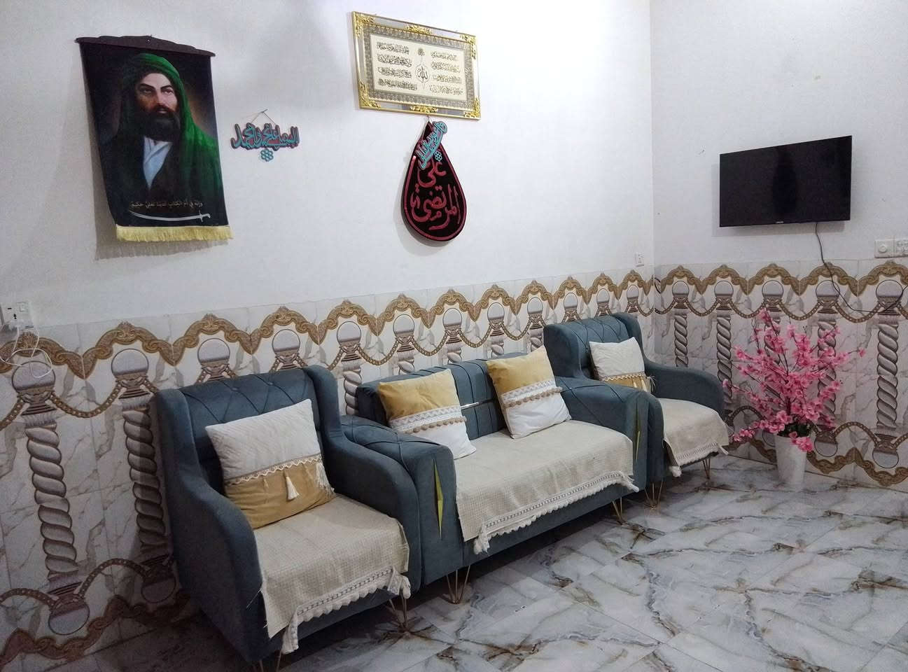 جدا نضيف ومابي ضرر للبيع 100 الف 
***********
