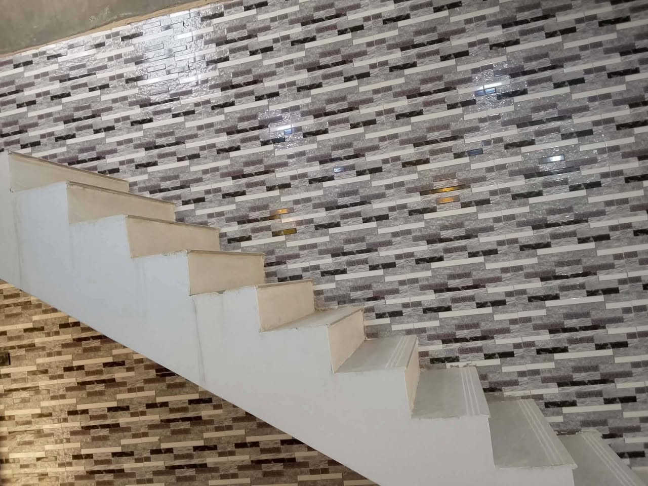 بيع مستعجل تم تنزل السعر 65السلام عليكم
دار للبيع 130 م الكوفه شارع المعمل صوره الوائلي مقابل مجمع المختار السكني بنا جديد درجة أولى طابوك سماوه لارضيه صب كونكريت سكف صب عالي عن الشارع عرض الشارع 25 م جاي يشتغلون بي سبيس يعني عني يتبلط الشارع شغله كله درجة أولى كهربا حداديه كهربا وطني مولده شارع انترنت ضويه شغل جناي سعر 75 وبي مجال للاستفسار ***********
