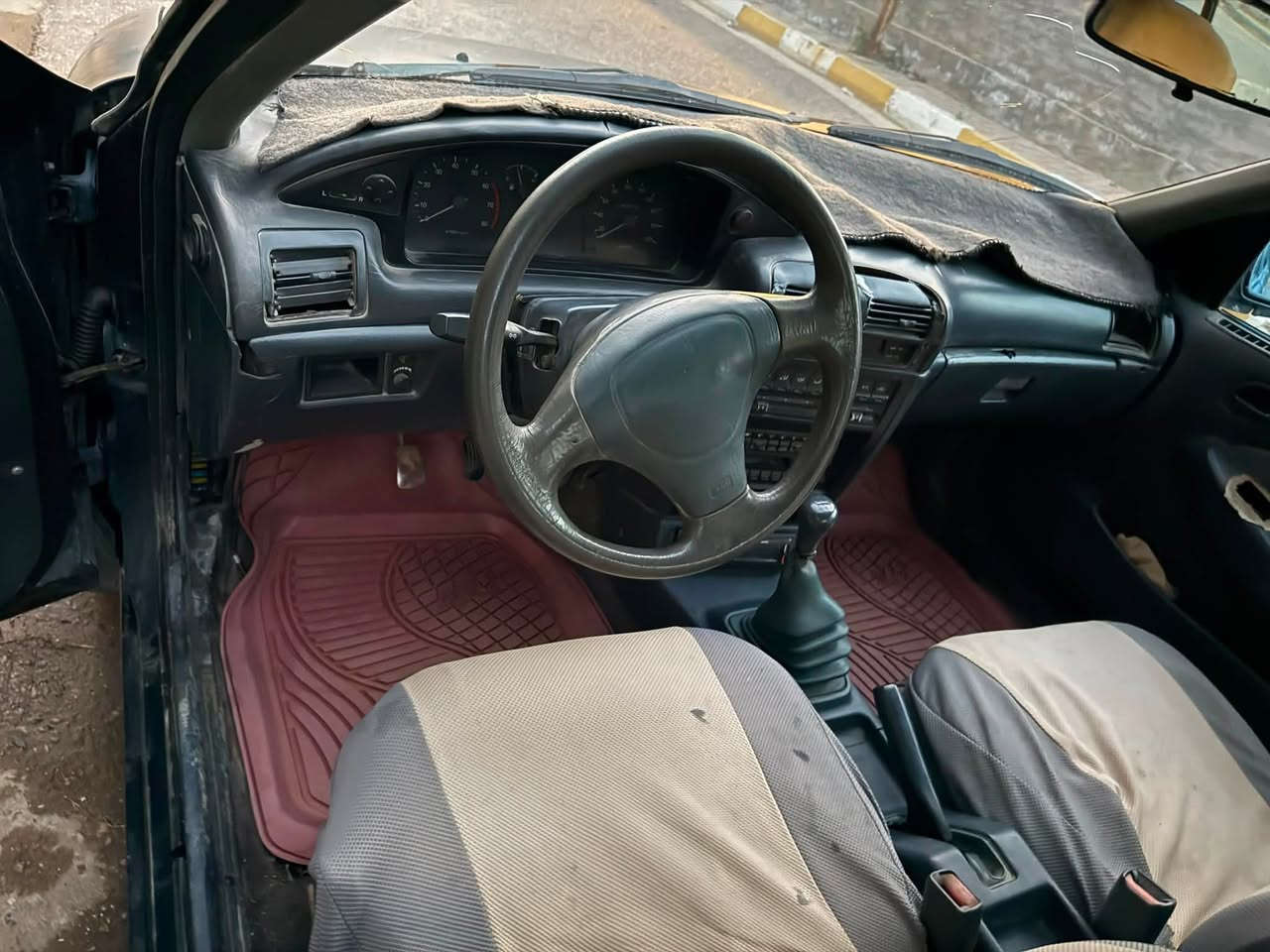 السلام عليكم
سيارة سيفيا موديل ٩٢ رقم بغداد مشروع وطني 
سيارة بيها خويس  والجاملق الأمامي الأيمن مبدل لون نيلي وأنت تفحص وتجيك وتشوف بعينك 
تبريدها كان شغال الصيف الماضي لكن شغلته هذا الصيف يشتغل لكن ماكو تبريد وتركته
سنترلوك  شغال ومسجل بلوتوث 
مكان السيارة أبو منيصير الفارس
للاستفسار الاتصال على الرقم ***********
