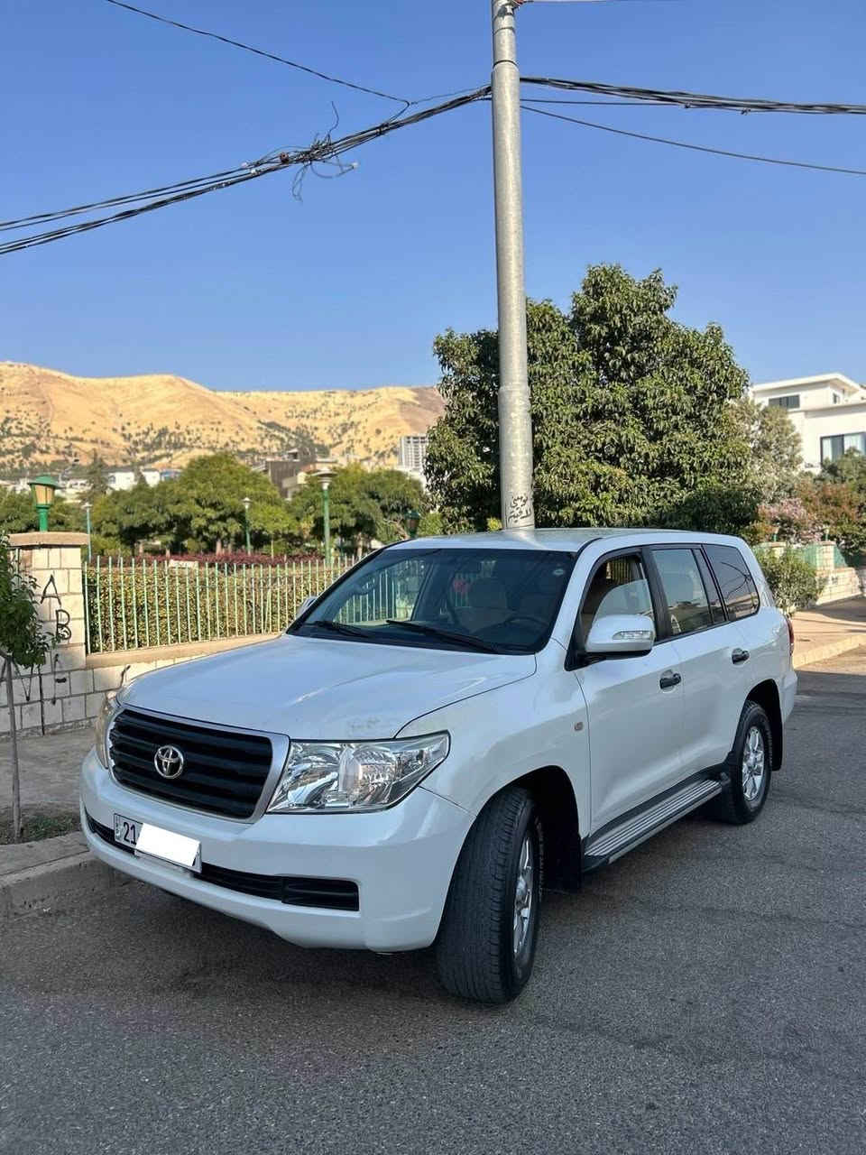 Toyota Land Cruiser 2009 G9 245$ 
وەنەوشەی ٢٠٠٩ ی مواسەفات G سپی سەدەفی 
بەسمە و گێڕ ئۆتۆماتیک و هۆک و سەلاجەیە حاسەیە تەبرید مەرکەزی 
نرخ: ٢٤٥$ معامەلەیەکی کەم تەنها فرۆشتن گۆڕینەوە ناکەم 
٤ تایەی لۆکی لەژێرە 
ڕەسمی سۆنەری دانراوە 
گێڕ و مەکینەی بێ عەیبە 
سەنەوی و ژینگەی تازەیە تا ٢٠٣١ بەناوی خۆمانەوەیە 
سلێمانی - ناوشار
ژمارەی خاوەنی *********** السليمانية, العراق
