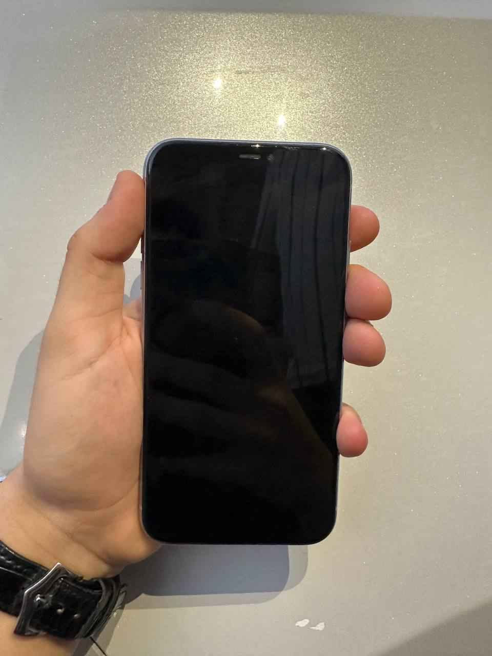 آيفون 11 (iPhone 11)
الذاكرة: 128 جيجابايت

نسبة البطارية: 78%

الحالة الفنية: الشاشة مبدلة (أصلية وكالة) وتظهر في سجل الإصلاح بالنظام

الحالة العامة: الجهاز نظيف جداً واستخدام بيت

السعر: 235 ألف دينار عراقي (ومجال بسيط للشراي الجاد)

المكان: كربلاء

رقم التواصل: *********** كربلاء, العراق
